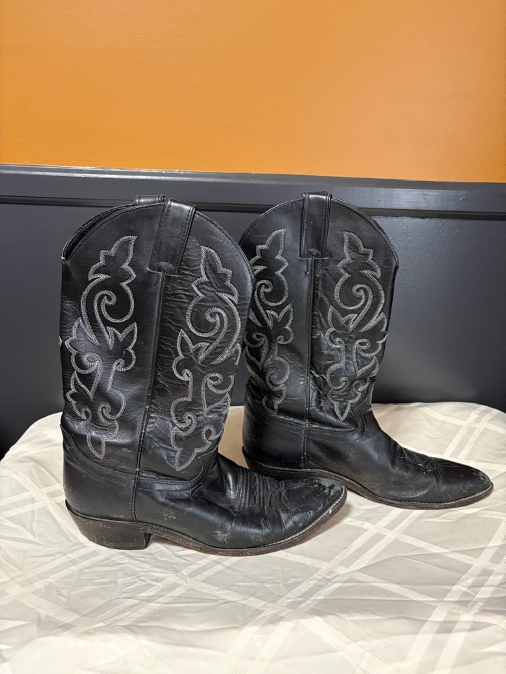 Justin Boots Black Leather Western Embroidered Cowboy Boots